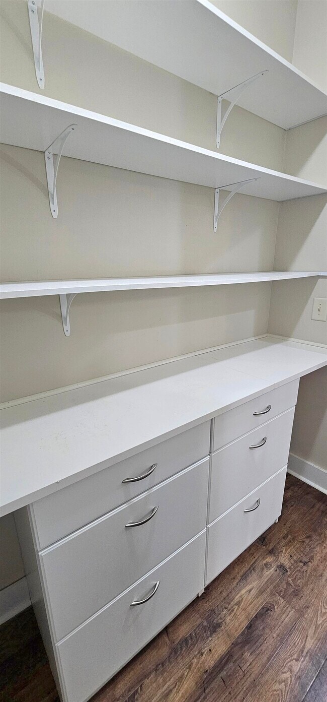 Building Photo - 440 Shaftesbury Ln