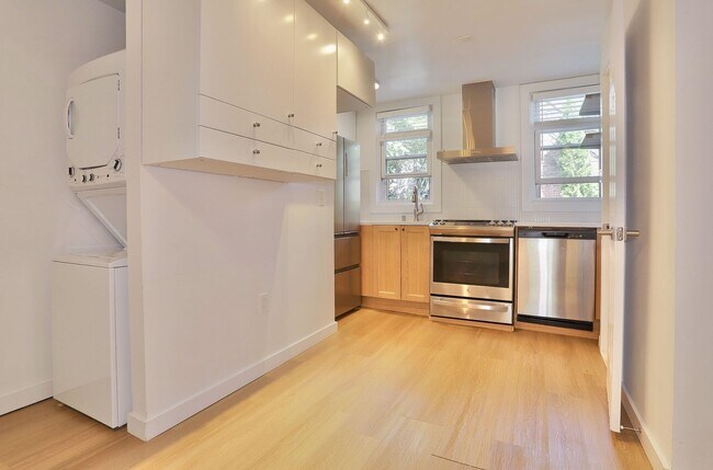 Building Photo - 432 2nd St