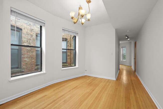 Building Photo - 908 W Grace St