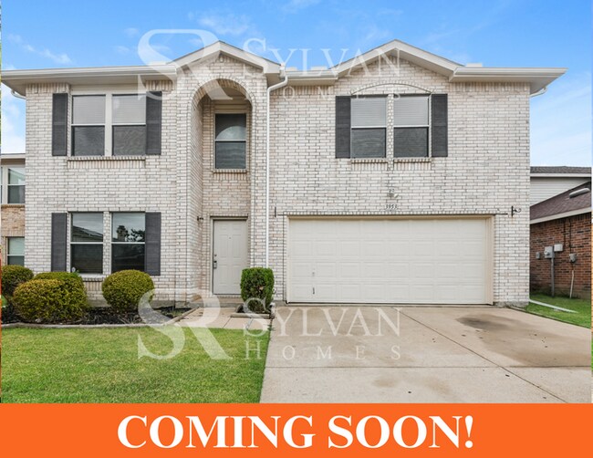 Primary Photo - Large 4BR colonial with attached garage