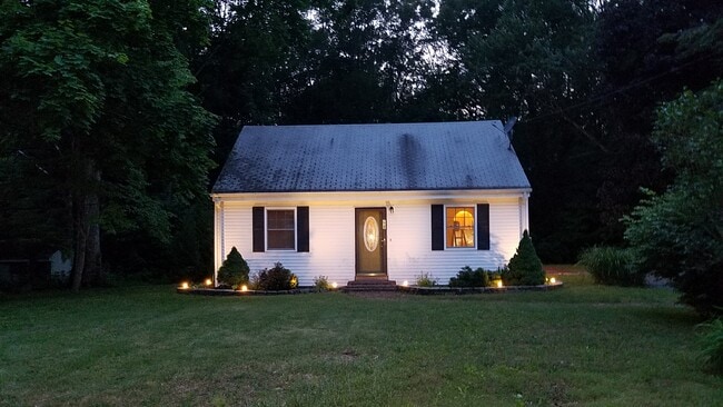 Building Photo - 68 Blatchley Ave