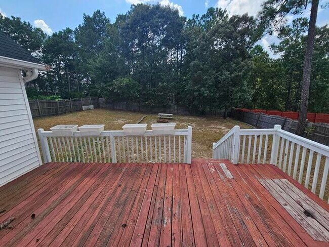 Building Photo - Elgin beauty with large bonus room