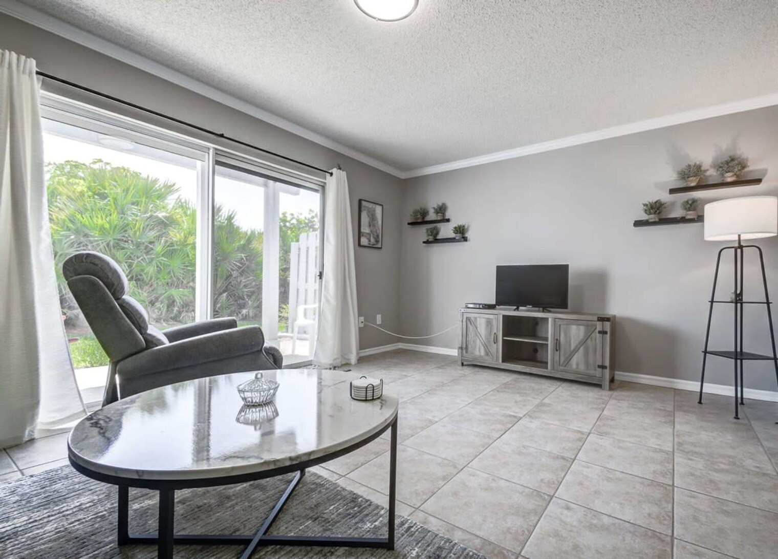 Building Photo - 603 Shorewood Dr