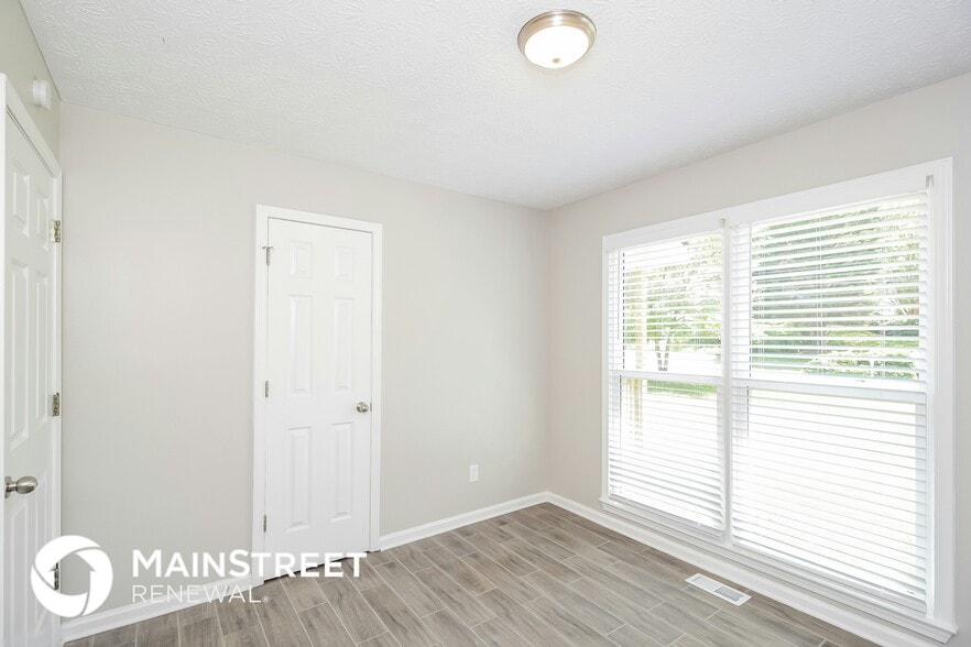 Building Photo - 333 Oak Landing Cir