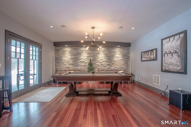 Building Photo - 85 Banks Rd