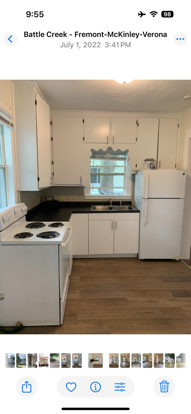 Building Photo - 25 Sherman Rd