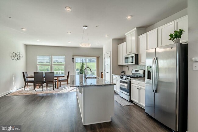 Building Photo - 74 Glory Maple Ln