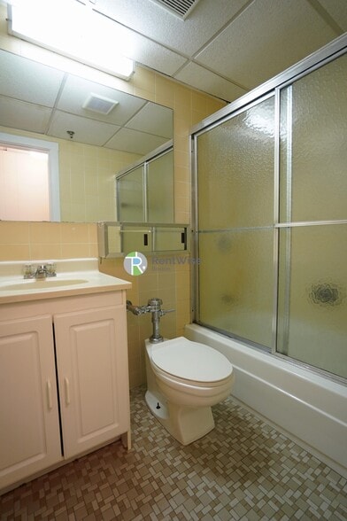 Building Photo - 62 Boylston St