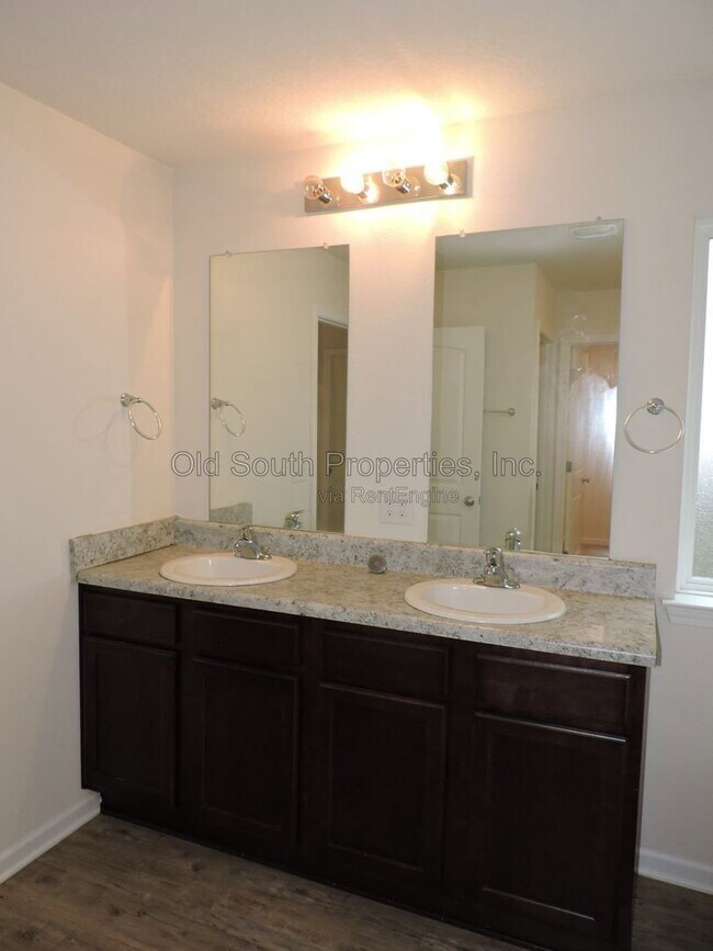 Building Photo - 5780 Blackhorse Cir