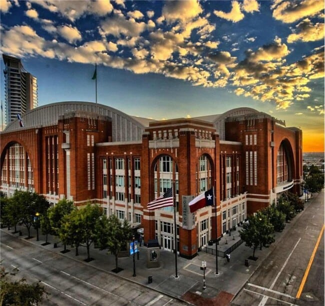 Building Photo - 3038 Nowitzki Way