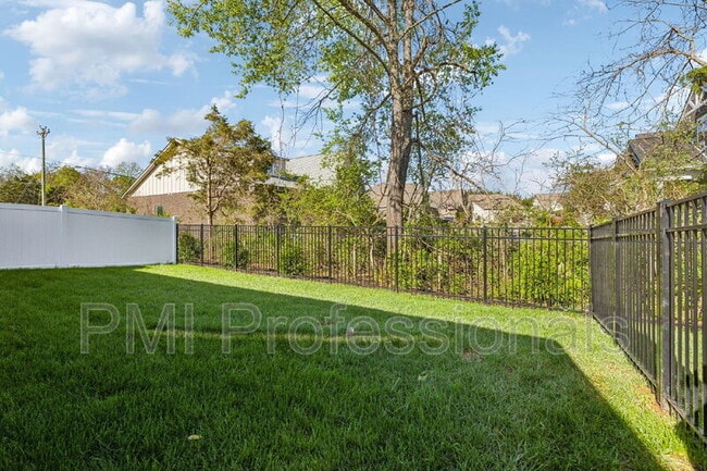 Building Photo - 3419 John Richards Dr