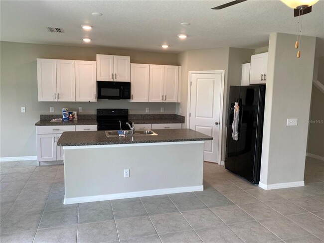 Building Photo - 7038 Samuel Ivy Dr