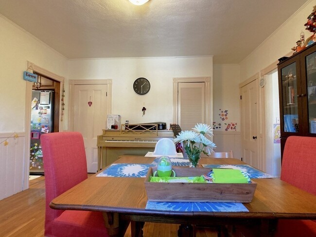 Building Photo - 124 Carlisle St