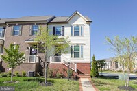 Building Photo - 18086 Red Cedar Rd
