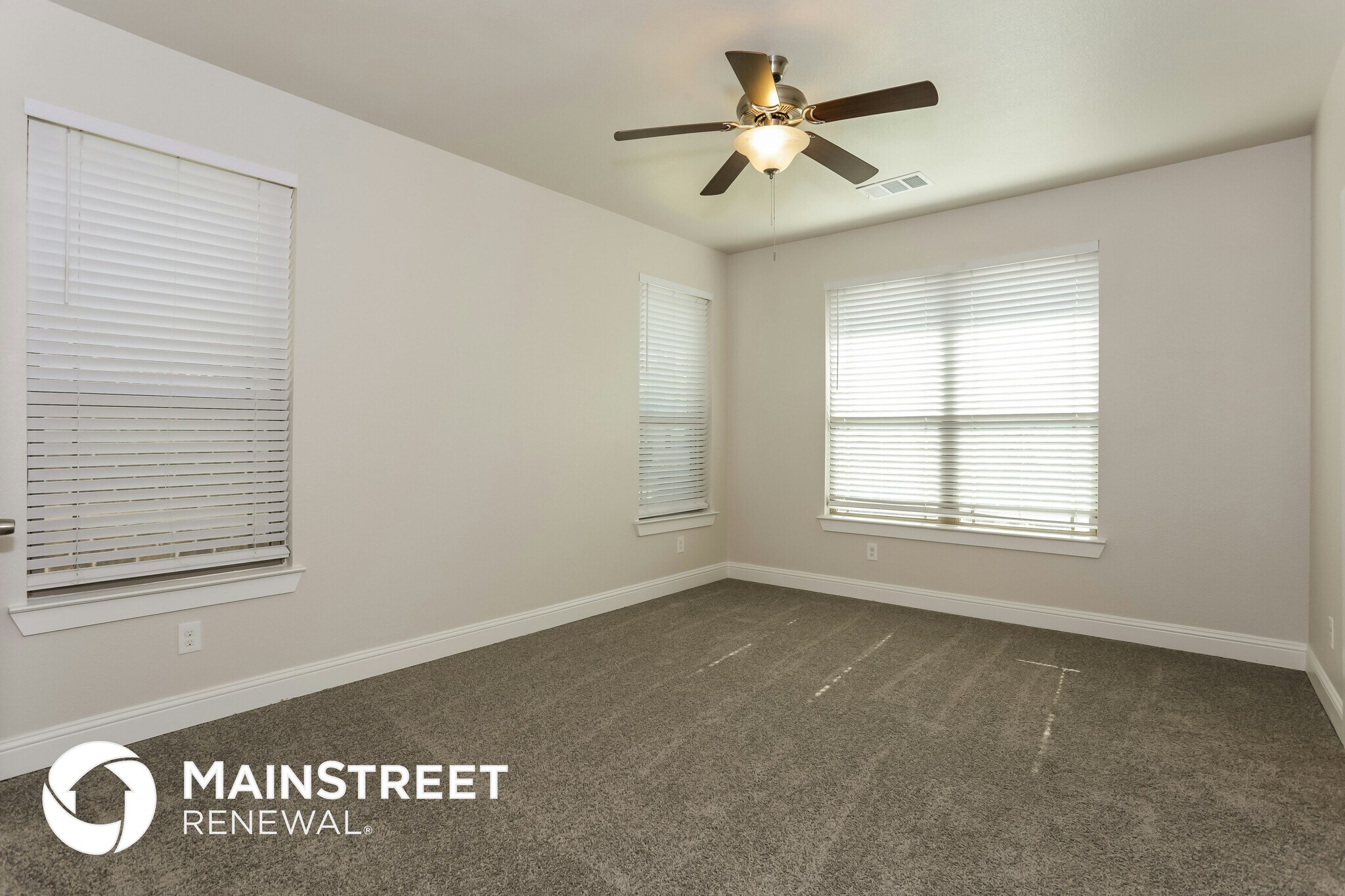 Building Photo - 1007 Brook Forest Ln