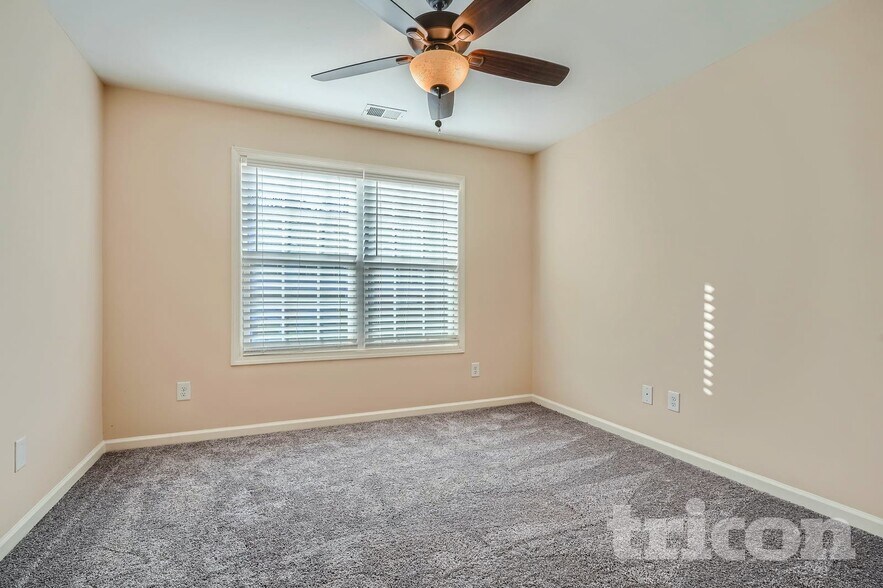 Building Photo - 922 Ashton Park Dr SW