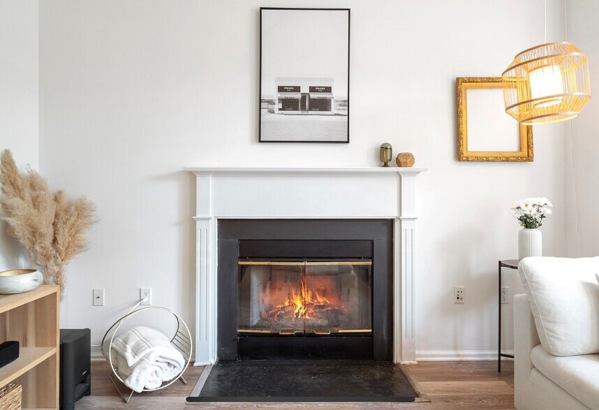 Wood burning fireplace - 4109 Westminster Pl