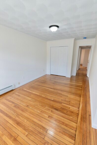 Building Photo - 178 Manning St