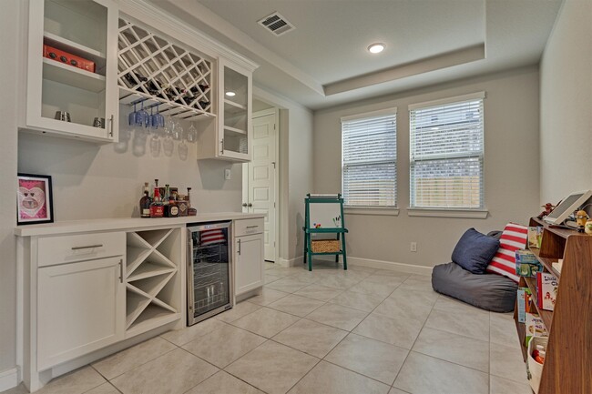 Building Photo - 15846 Weston Ridge Dr