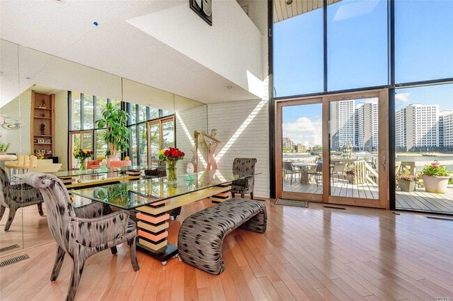 Building Photo - 197 Granada St