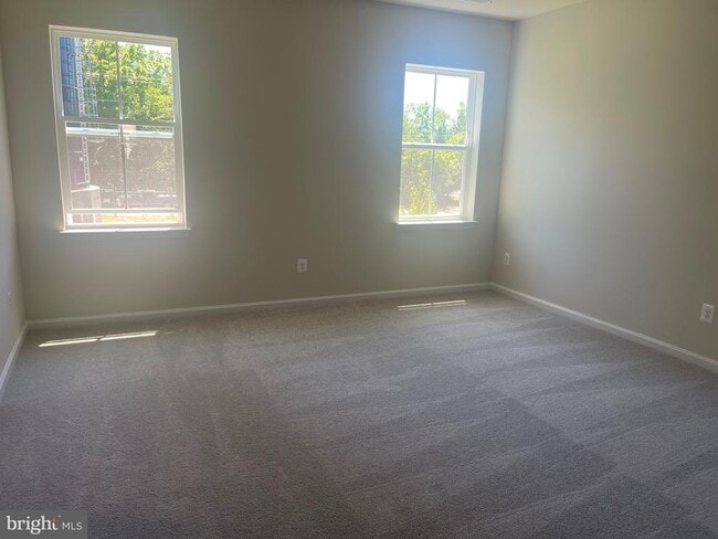 Building Photo - 11 FOREST GROVE Ave