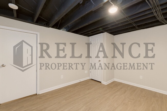 Building Photo - 1415 N Prairie Ln