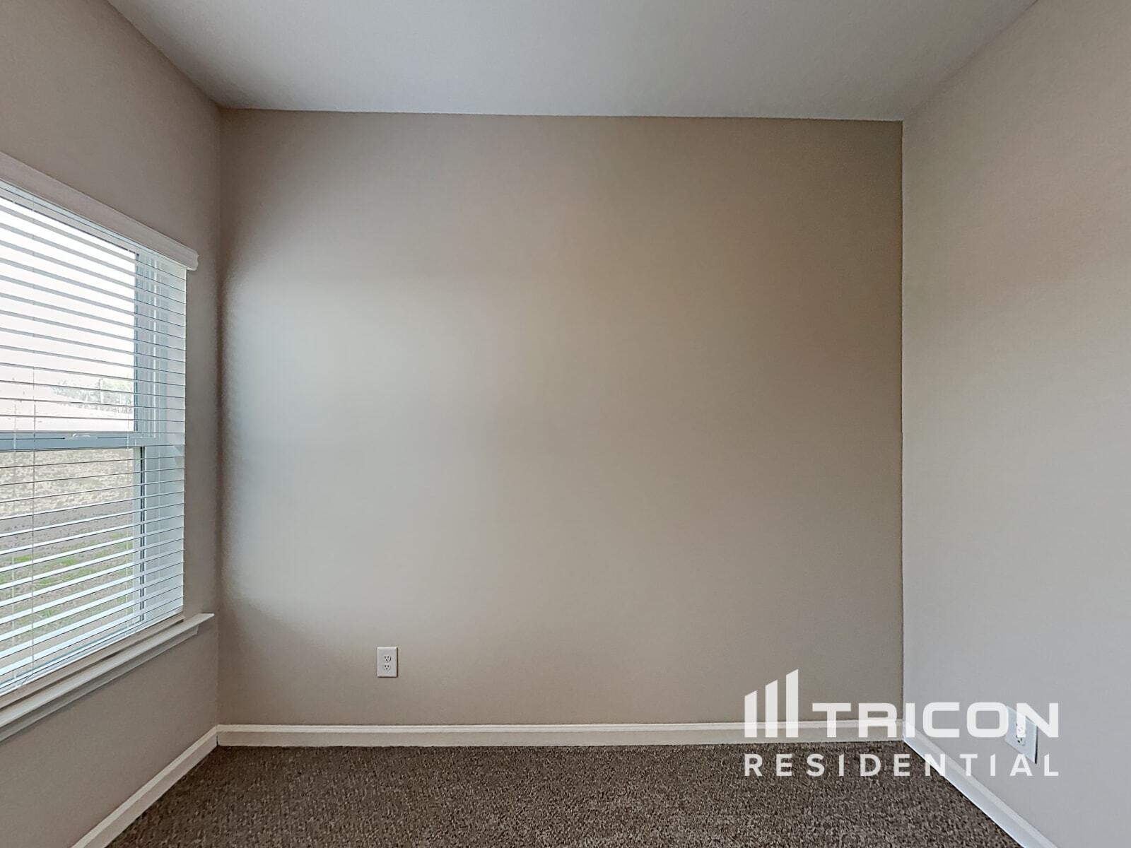 Building Photo - 346 Crandon Rd