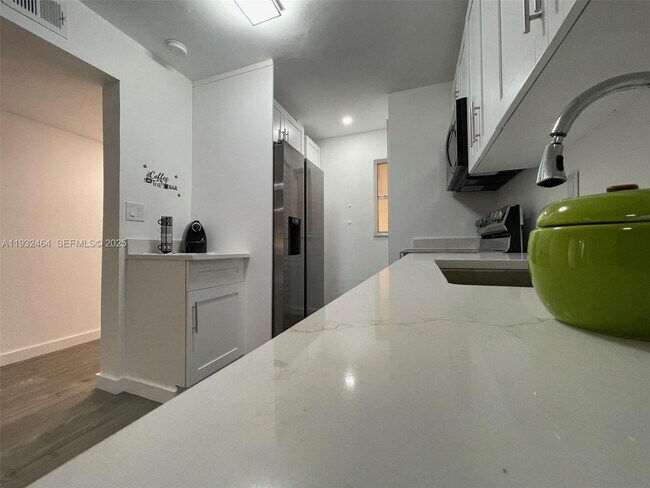 Building Photo - 7800 S Colony Cir