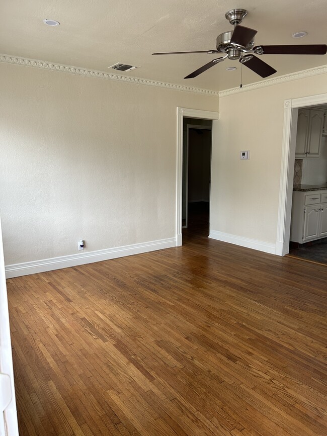 Building Photo - 1332 Maynard Dr