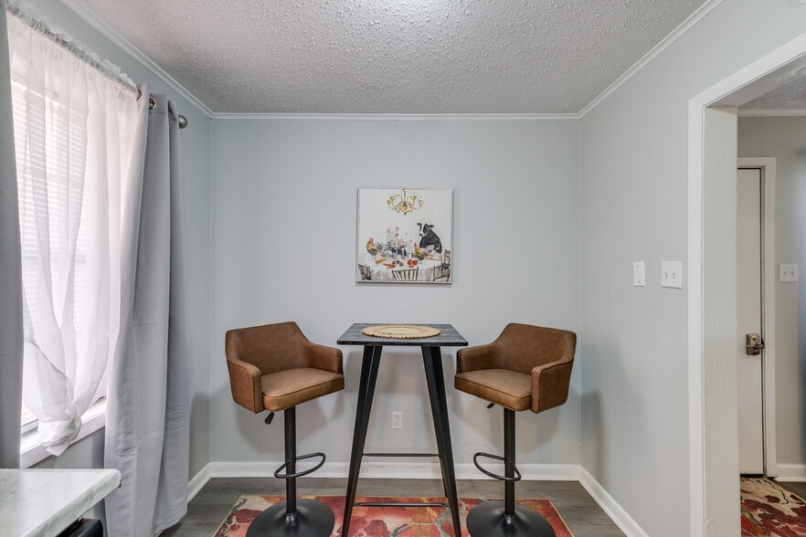 Building Photo - 129 Ridgedale Dr