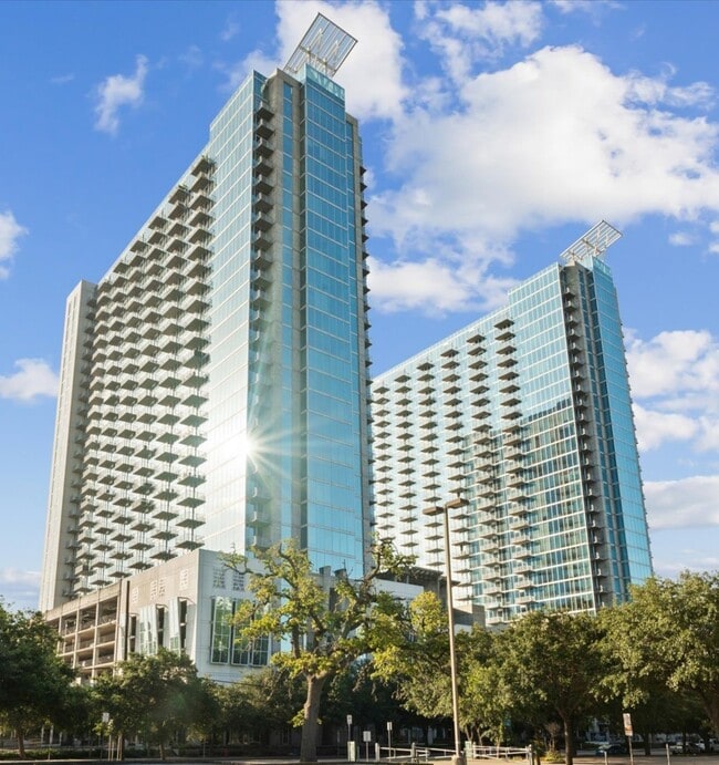 Building Photo - 5925 Almeda Rd