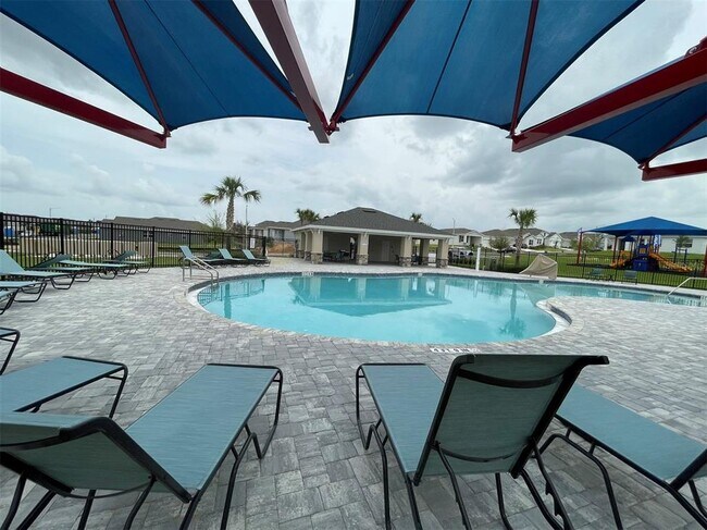 Building Photo - 835 Ofanto Wy