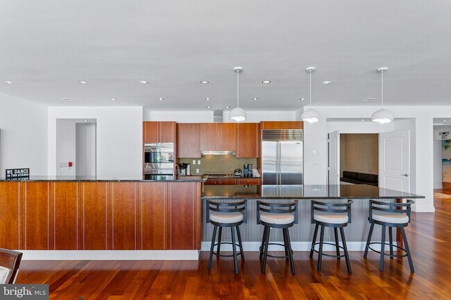 Building Photo - 147 Waterfront St