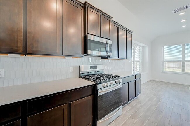 Building Photo - 2223 Rustboro Dr