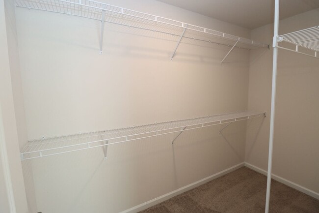 Building Photo - Spacious 3BR Home with Community Pool!