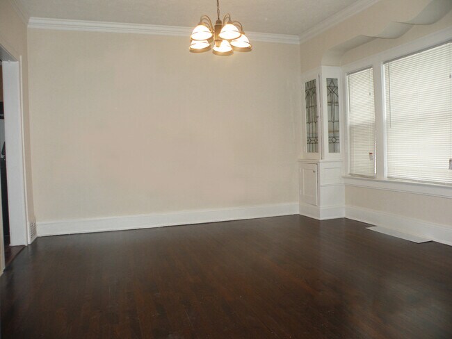 Building Photo - 3585 Chelton Rd