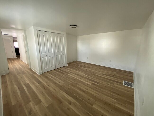 Building Photo - 310 N 27th St