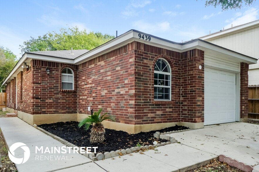 Building Photo - 9439 Gillcross Way