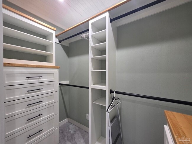 Building Photo - 430 S 1st St