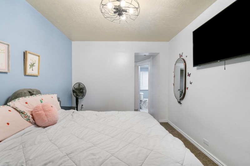 Building Photo - 496 N 500 E