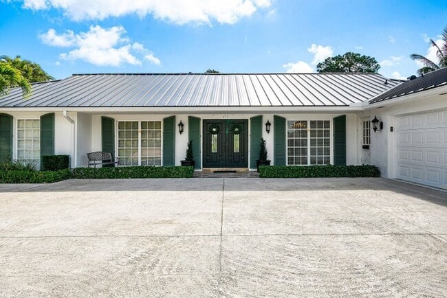 Building Photo - 417 N Country Club Dr