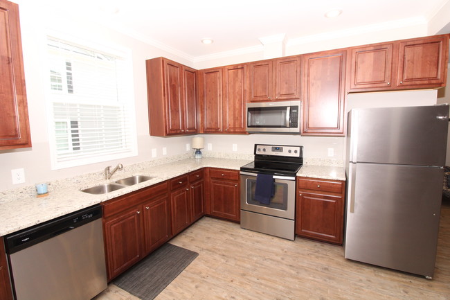 kitchen - 202 Highland Ave