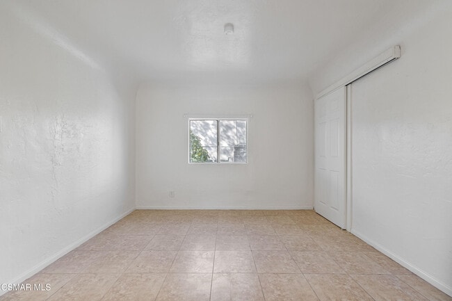 Building Photo - 11018 Sutter Ave