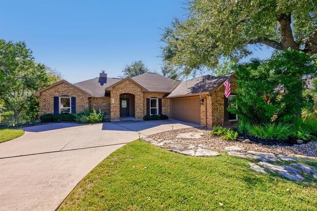 Building Photo - 205 Tellus St