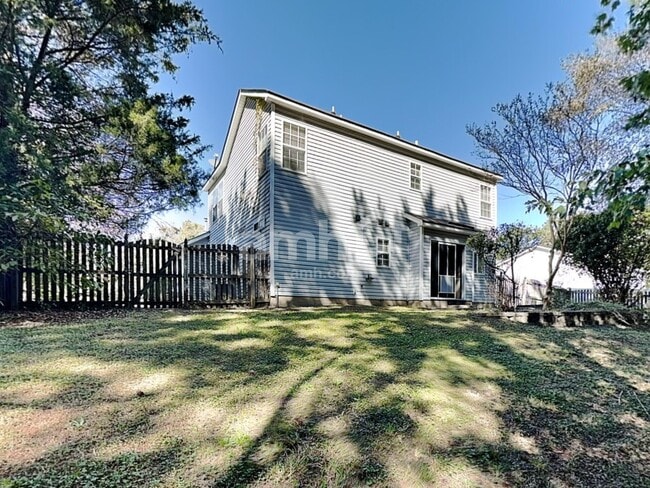 Building Photo - 2206 Coatsdale Ln