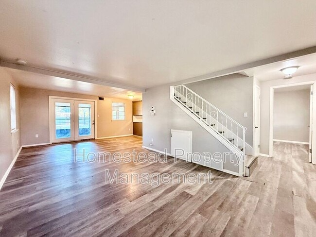 Building Photo - 1132 SW 61st St