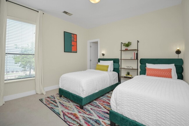 Building Photo - 4608 Nett St