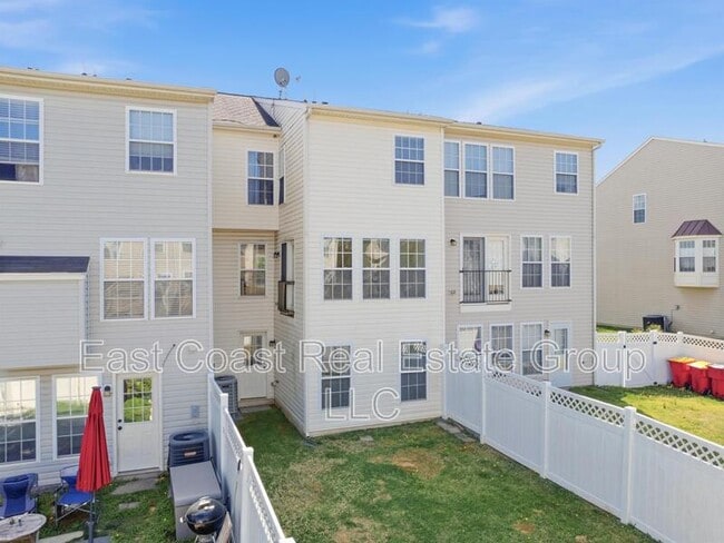 Building Photo - 1247 Mare St