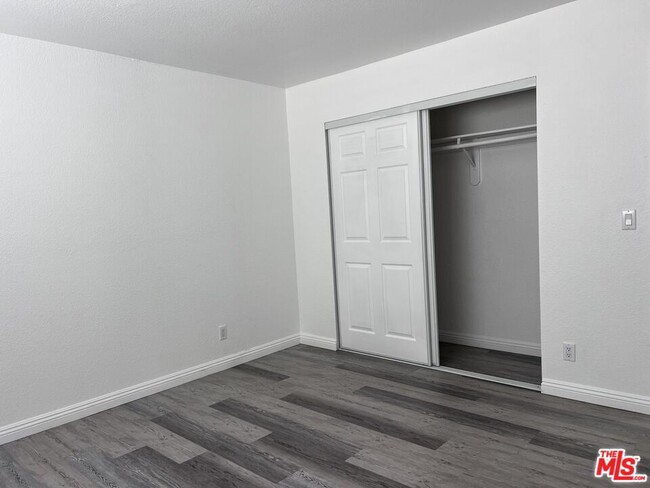 Building Photo - 1556 W 227th St