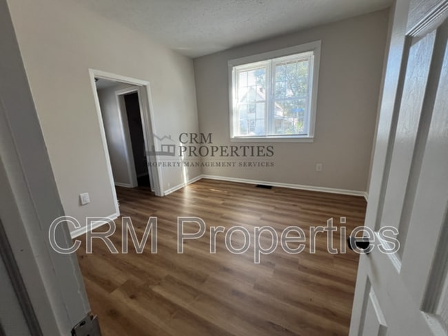 Building Photo - 1329 N Wabash Ave